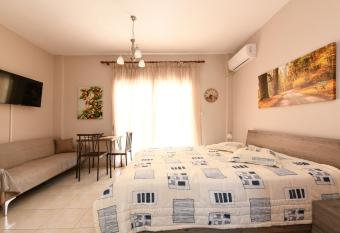 G&G Studio has Balcony rooms