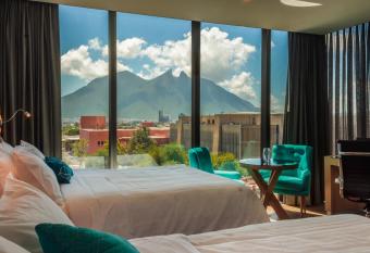 Hotel Kavia Monterrey allows 18 year olds to book a room