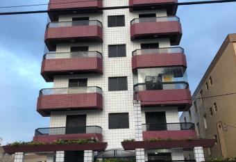 Edif  cio s  o Rafael allows 18 year olds to book a room