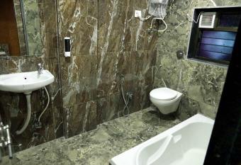 HOTEL SILVER Resort allows 18 year olds to book a room