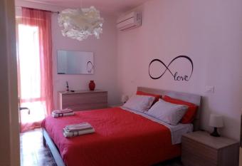 AFFITTACAMERE AQVA FONTIS has Balcony rooms