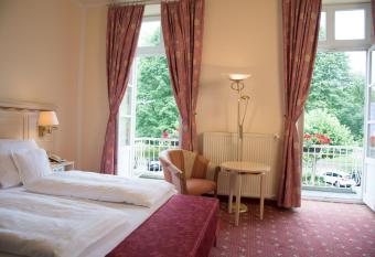 Parkhotel Bad Homburg allows 18 year olds to book a room