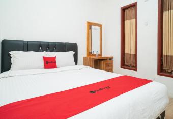 RedDoorz Syariah At Sulfat Malang allows 18 year olds to book a room