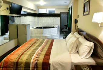 Amara Hotel allows 18 year olds to book a room