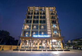 HOTEL SILVERA GRAND allows 18 year olds to book a room