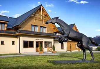 Hotel Roz  lka has Balcony rooms