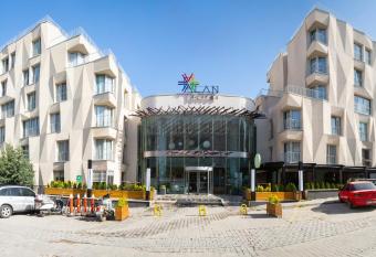 Alan Suites allows 18 year olds to book a room