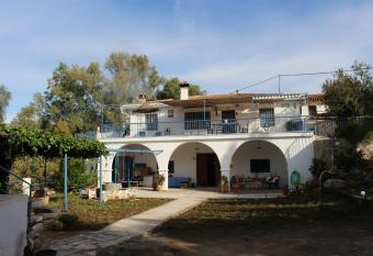 Cortijo el Puente has Balcony rooms