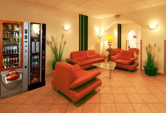 Hotel Constantin allows 18 year olds to book a room