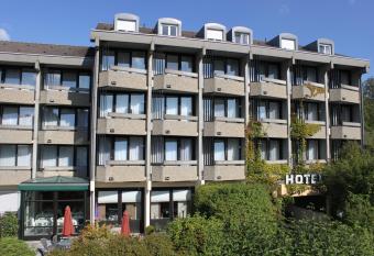 Hotel Altenburgblick allows 18 year olds to book a room