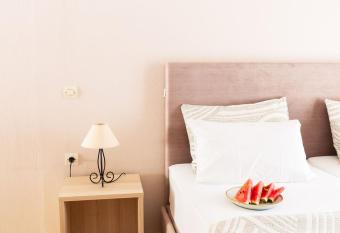 Houmis Apts & Studios has Balcony rooms