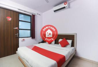 Flagship 70642 Noida Villa allows 18 year olds to book a room