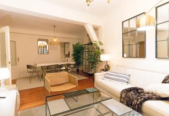 Zazpikaleak by Staynnapartments has Balcony rooms