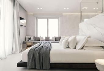 Mykonos Earth Suites allows 18 year olds to book a room