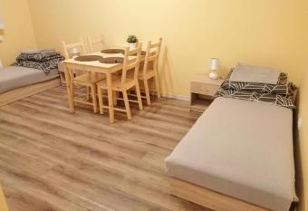 Apartament Reymonta allows 18 year olds to book a room