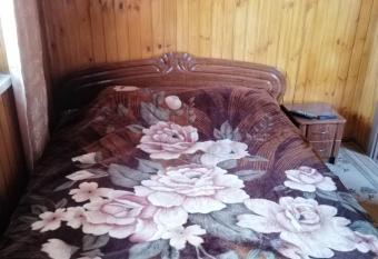 Apartment allows 18 year olds to book a room