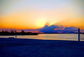 Resort em Arraial do Cabo, Desfrute de momentos inesquec  veis em uma apartamento de luxo com 2 quartos, 2 banheiros e 2 vagas de carro entre a praia e a lagoa allows 18 year olds to book a room