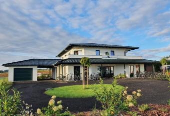 Eifelpension-Radlertraum has Balcony rooms