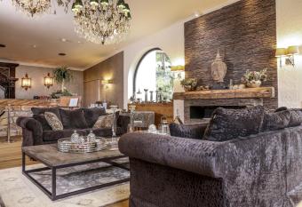 Parkhotel Luise Bad Herrenalb allows 18 year olds to book a room