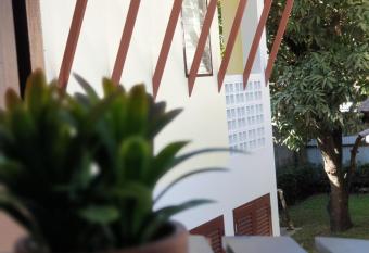                                   HUG Khieng Khong Nongkhai Hostel has Balcony rooms