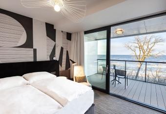 VacationClub     Seaside Apartament 410 allows 18 year olds to book a room
