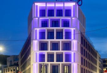 Moxy Brussels City Center has Balcony rooms