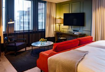 Hotel U14, Autograph Collection allows 18 year olds to book a room