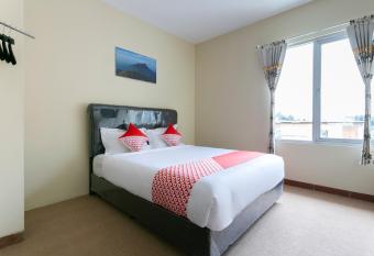 OYO 3130 D Valley View allows 18 year olds to book a room