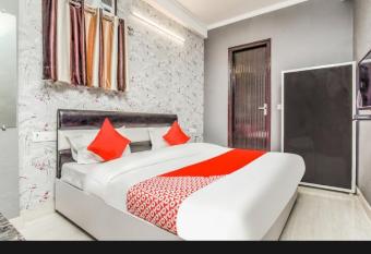 Elite hotels has Smoking rooms