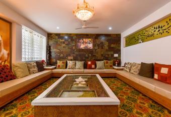 OYO Flagship Hotel Sawraj Regency allows 18 year olds to book a room