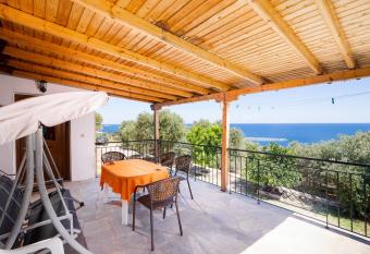 Archodissa Villa has Balcony rooms