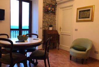 La Casa di Gio has Balcony rooms