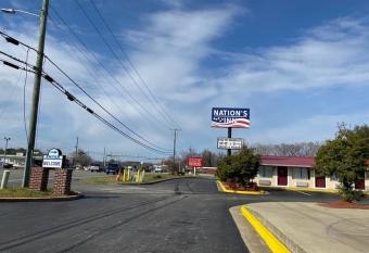 Nation's Inn Kinston allows 18 year olds to book a room
