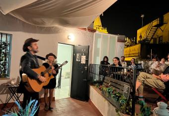 San Isidoro Hostel Sevilla has Balcony rooms