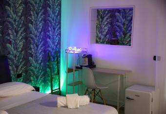 Laetitia guest house116 allows 18 year olds to book a room