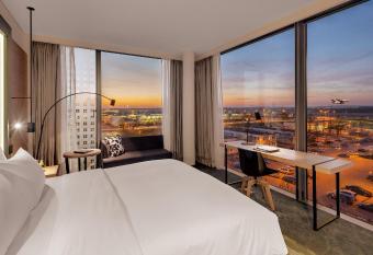 Hilton Munich Airport allows 18 year olds to book a room
