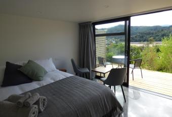 Kaiteriteri Abel Tasman Inlet Views allows 18 year olds to book a room