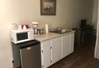 Loft 3 ~ 1 of 5 downtown allows 18 year olds to book a room