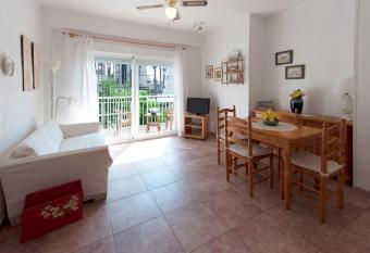 Tallarol has Balcony rooms