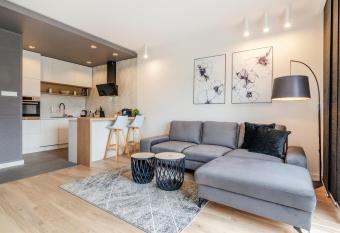 SKY Home- Ilumino Apartment -Centrum, Parking, Klimatyzacja, Dost  p na Kod has Balcony rooms