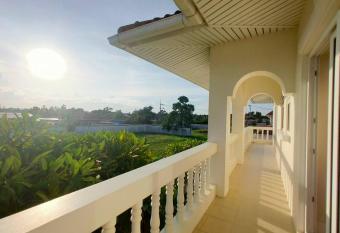 R-Jay Villa l Pattaya l Private Pool l BBQ has Balcony rooms