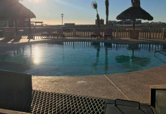 Bella Vista 29 allows 18 year olds to book a room