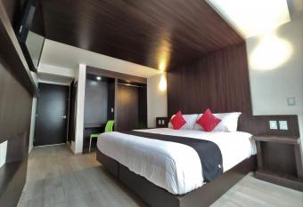 Hotel La Estancia Zacatlan allows 18 year olds to book a room