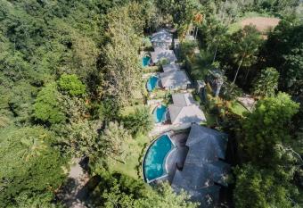 The Grand Bakas Jungle Retreat Villa allows 18 year olds to book a room