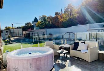 Boutique Hotel & Event Center has Balcony rooms