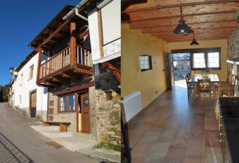 LAS MATICAS has Balcony rooms