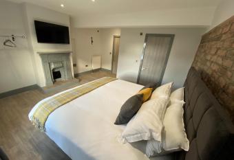 6Adelphi allows 18 year olds to book a room