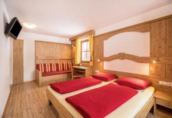 Apartment Hollenze - Gruberhof has Balcony rooms