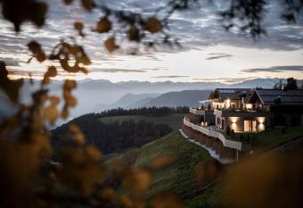 Gfell has Balcony rooms