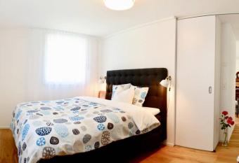 Am Fusse des Sitynossen allows 18 year olds to book a room